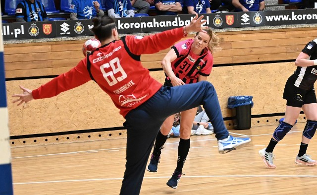 Piłkarki ręczne Suzuki Korony Handball od wtorku do czwartku grają na turnieju w Jarosławiu. Na zdjęciu Marta Rosińska.