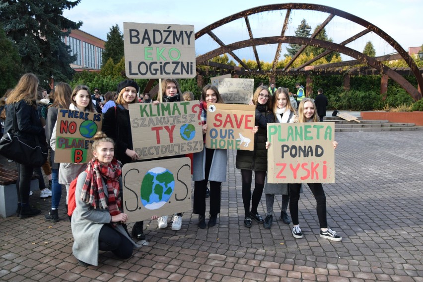 Strajk klimatyczny w Rzeszowie. Setki młodych ludzi wyszły na ulice