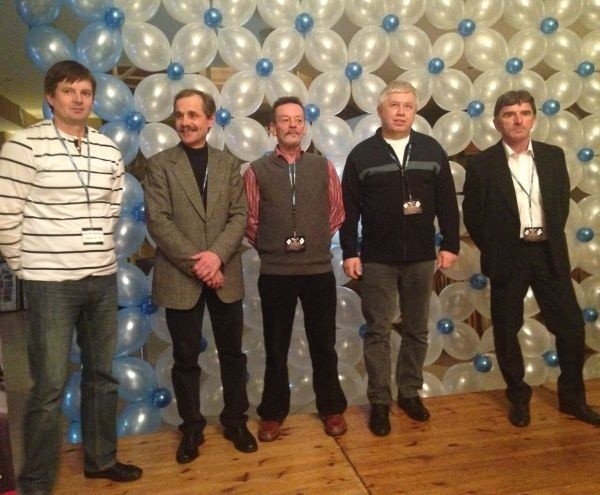 Byli zawodnicy Unii. Stoją od lewej: Sławomir Buśkiewicz, Jan Krzystyniak, Włodzimierz Heliński, Grzegorz Sterna i Roman Jankowski