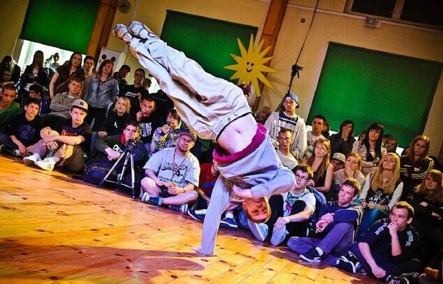 Turniej tańca break dance Bboy Factory w Gorzycach był wypełniony mistrzowskimi pokazami bboy&#8217;s.