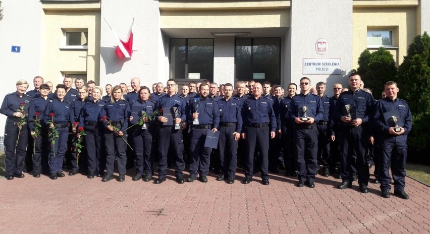 Artur Długokęcki z policji w Przasnyszu najlepszym dzielnicowym na Mazowszu. Świetne miejsca policjantów z Ostrołęki