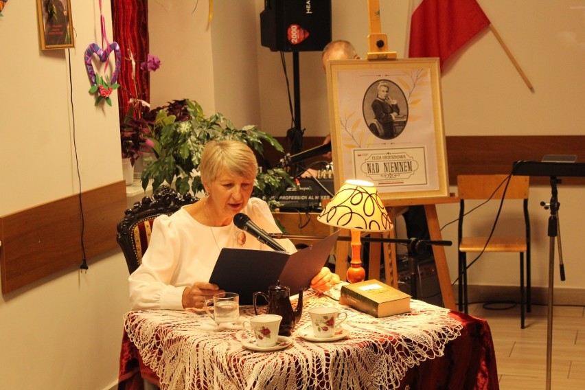 Narodowe Czytanie Powieści Elizy Orzeszkowej „Nad Niemnem” w Dziennym Domu Seniora w Dwikozach