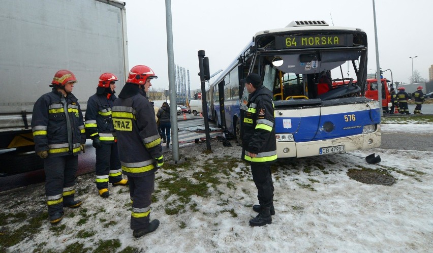 Wypadek, rondo Skrzetuskie...