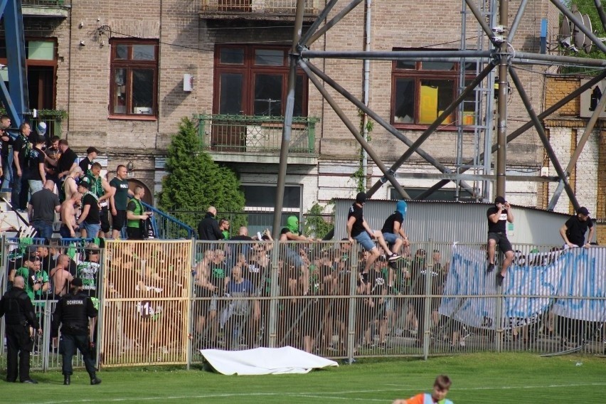 3.liga - zamieszki na stadionie w Ostrowcu