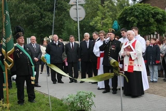 Figurka Św. Barbary w Katowicach Bogucicach odsłonięta