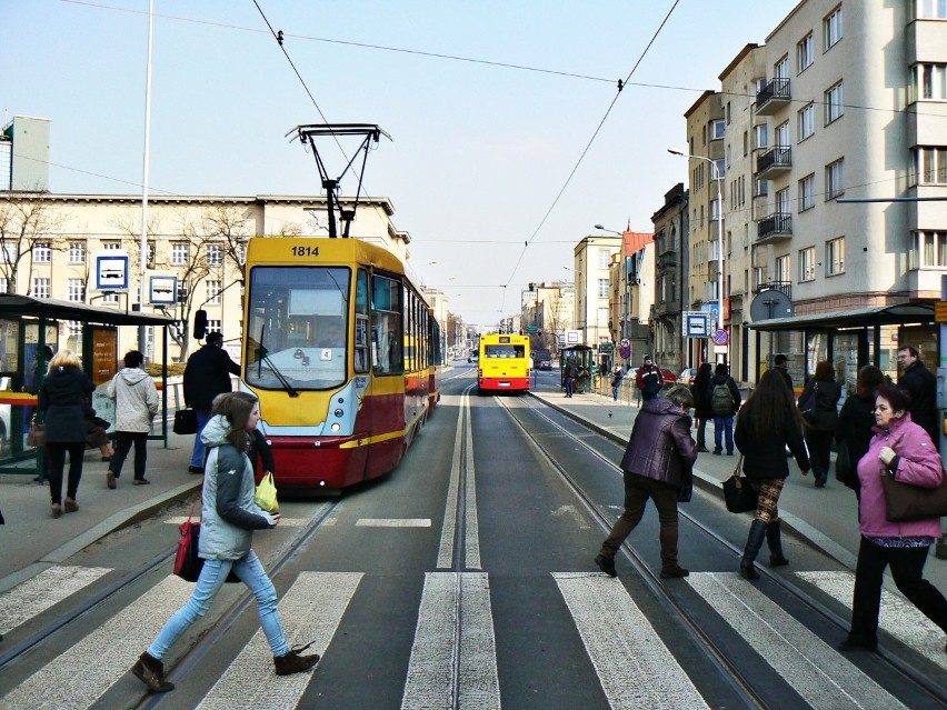 Przystanek przesiadkowy przy pl. Dąbrowskiego będzie...