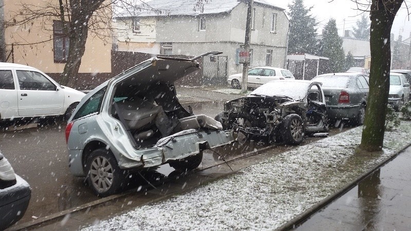 Przez dwa tygodnie wrak leżał na ul. Bronisławy.