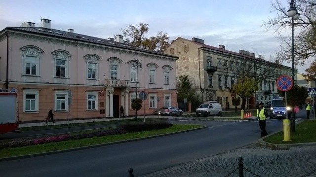 Ulice w okolicach budynku prokuratury w Radomiu zostały zamknięte dla ruchu.