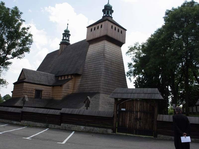 Drewniany kościół w Haczowie to największy gotycki drewniany...