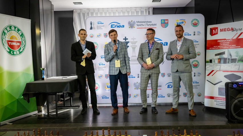 W Kostomłotach odbył się Enea Świętokrzyski Festiwal Szachowy 2023. Startowało ponad 200 zawodników. Zobaczcie galerię zdjęć z zawodów