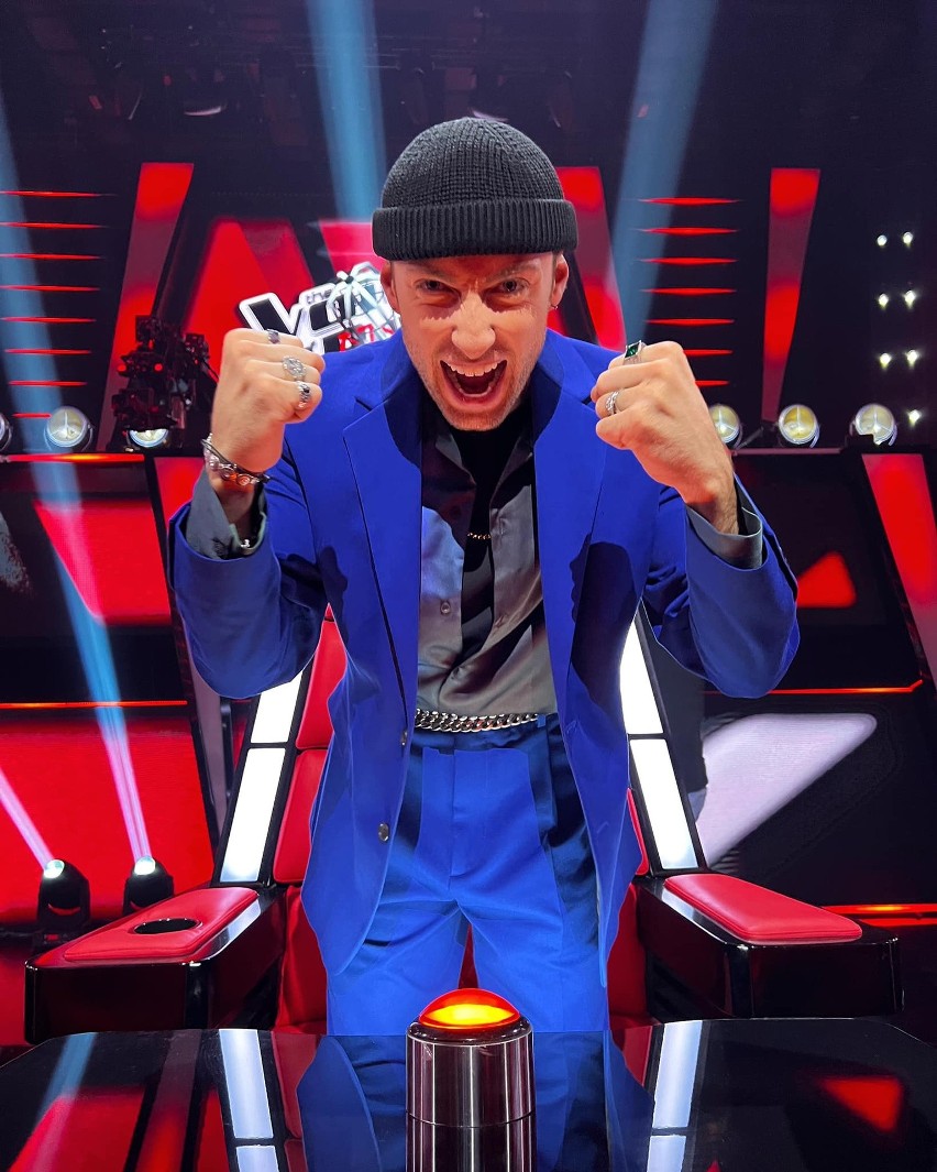 Ależ emocje! Wokalista i budowlaniec z Pasierbca Dominik Dudek zwycięzcą The Voice of Poland. „Kochani, brak mi słów”