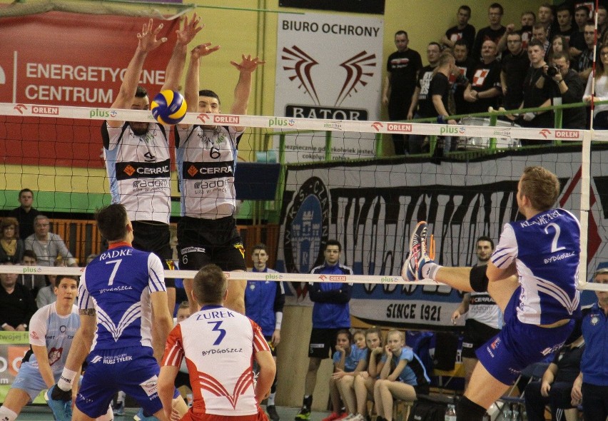 Cerrad Czarni przełamali serię porażek i wygrali u siebie z Łuczniczką Bydgoszcz