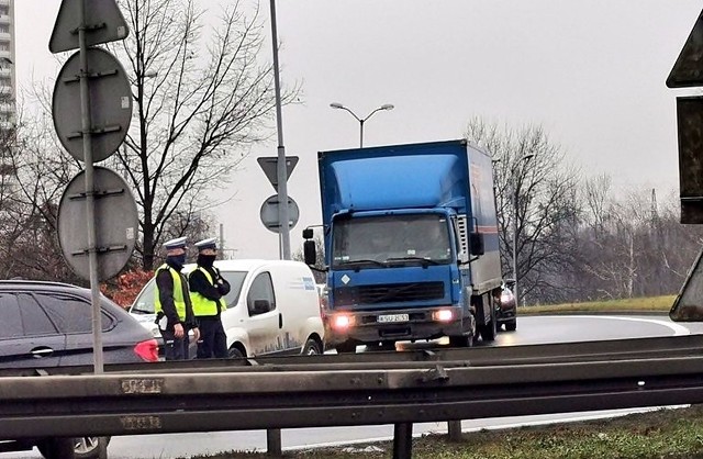 Stłuczka na węźle Bagienna, przez co S86 jest zakorkowana aż do granic Sosnowca.Zobacz kolejne zdjęcia. Przesuwaj zdjęcia w prawo - naciśnij strzałkę lub przycisk NASTĘPNE