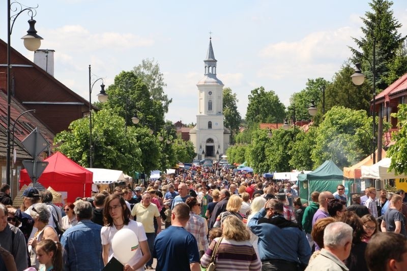 Uroczysko 2015. Kiermasz, występy i mistrzostwa świata w pieczeniu babki (zdjęcia, wideo)