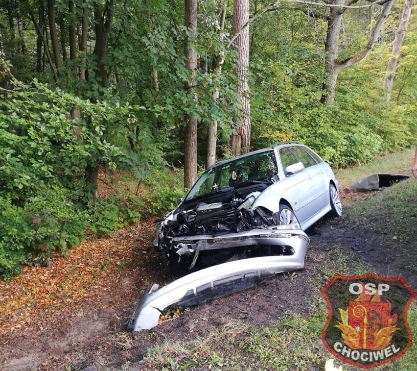 Wypadek na "dwudziestce". Sprawca kierował BMW nie mając prawa jazdy