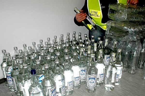 Ponad 1000 litrów alkoholu do odkażania dla szpitali i służb. W większości to produkt pochodzący z przestępstw  