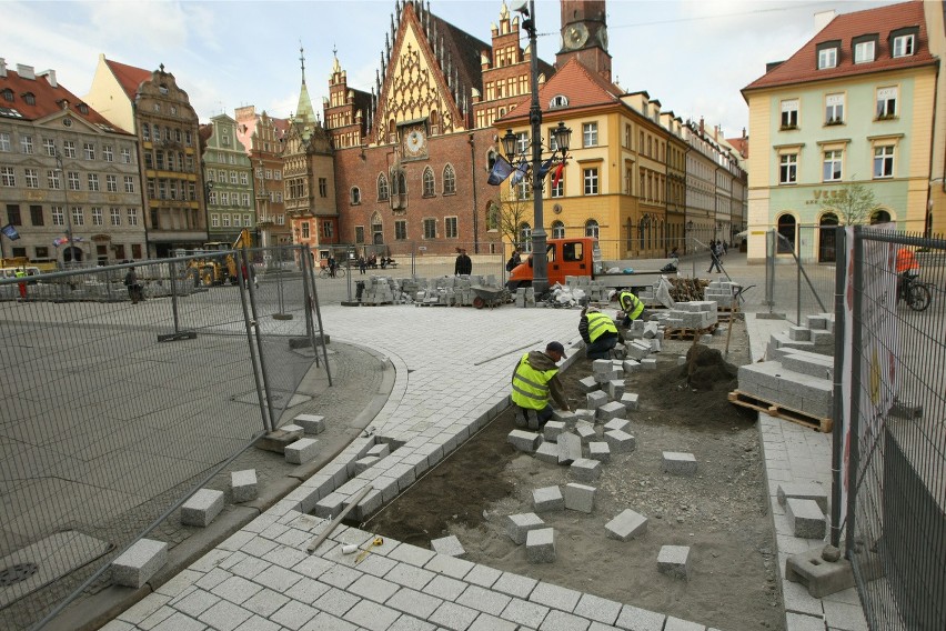 Budowa szpilkostrady na wrocławskim rynku