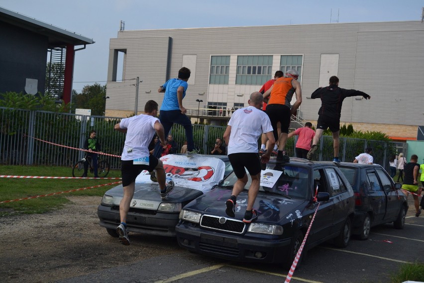 City Cross Częstochowa: 230 biegaczy na trasie miejskiego katorżnika [ZDJĘCIA]