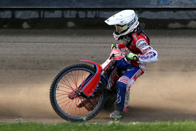 Wiktor Przyjemski będzie mógł startować w rozgrywkach ligowych dopiero od 23 maja br. Tego dnia skończy bowiem 16 lat