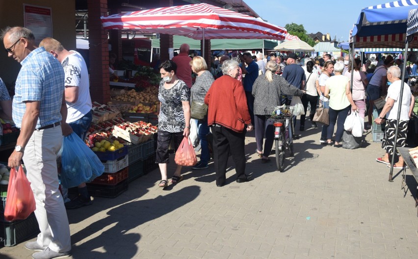 W sobotę, 12 czerwca na miejskim targu w Szydłowcu panował...
