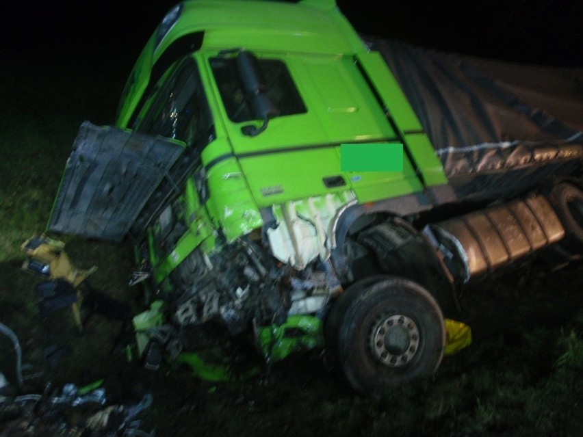 Kolnica: Śmiertelny wypadek na DK 8. Samochód osobowy zderzył się z ciężarowym. Jedna osoba zginęła [FOTO]