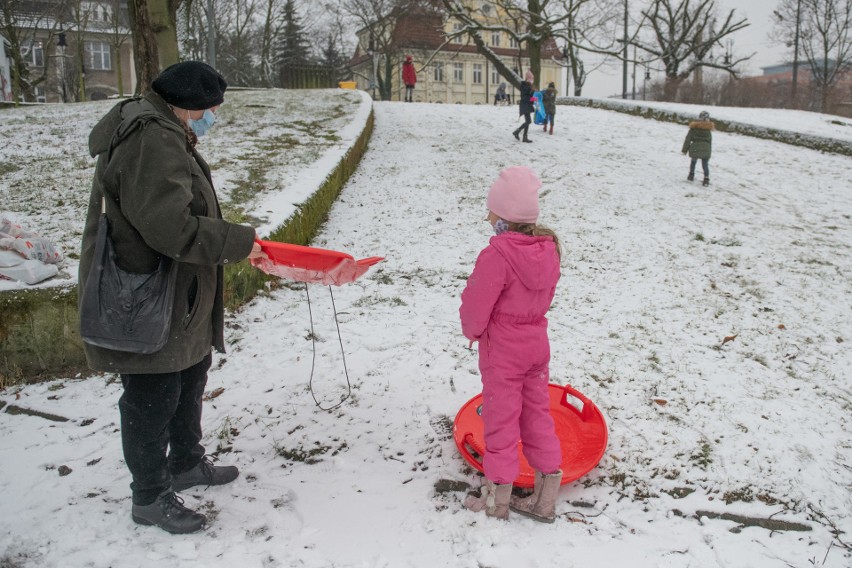 We wtorek, 12 stycznia w Poznaniu spadł śnieg. Po raz...