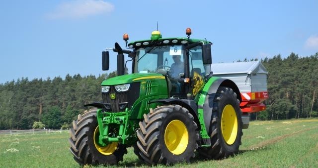 Nowe technologie. Są urządzenia, które namierzą złodzieja i sprawdzą zasobność glebyRolnicy, chcąc czuć się bezpiecznie, sięgają po urządzenia umożliwiające szybkie odnalezienie skradzionej maszyny