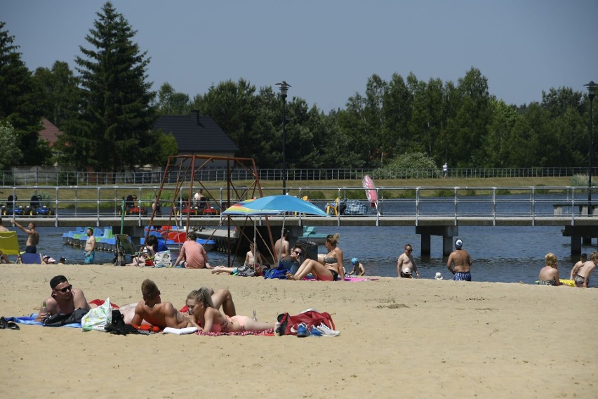 Sobotni upał przyciągnął nad zalew w Borkowie wielu...