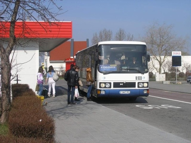 Przy wiacie przystankowej wreszcie zapanował porządek