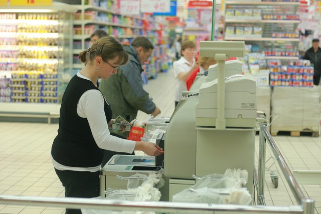 Kobiety w ciąży w wielu sklepach mają pierwszeństwo do kasy