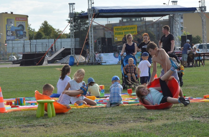 Piknik Trzeźwościowy w Ostrołęce z turniejem rodzin i nie tylko [ZDJĘCIA]