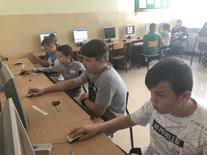 Kunin. Uczniowie i nauczyciele szkoły podstawowej zaangażowali się w pomoc 5-letniej Darii Wiśniewskiej, która w marcu 2019 uległa wypadkowi