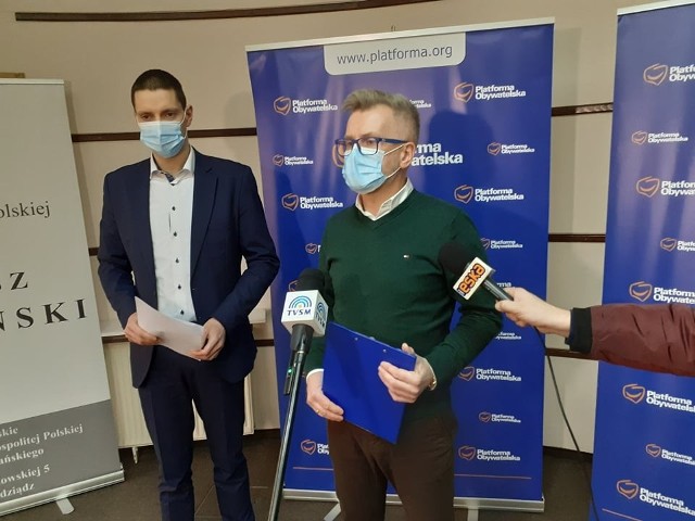 Radni KO z Grudziądza: Paweł Napolski i Tomasz Smolarek przedstawili wyniki konsultacji społecznych w sprawie obniżki cen za wywóz odpadów