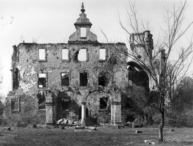 1968 rok - pięć lat przed całkowitym zburzeniem przez saperów.