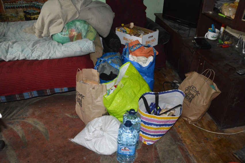 Żywność i przedmioty dostarczone przez wolontariuszki