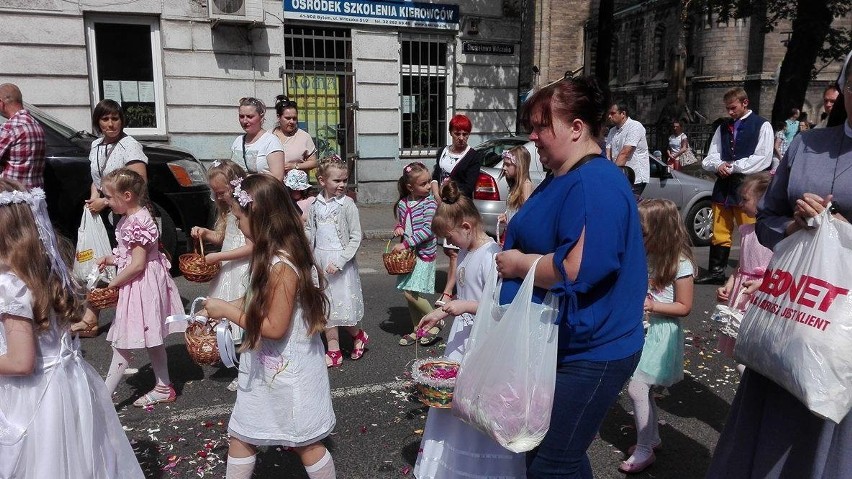 W czwartek 15 czerwca  obchodzimy uroczystość Najświętszego...