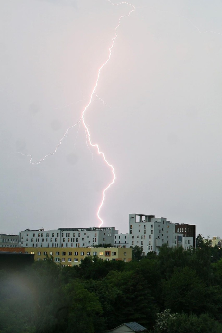 Gdzie jest burza? Prognoza pogody: burze i opady deszczu w Polsce. Najnowszy komunikat burzowy IMGW! Oto mapa pogodowa ONLINE 