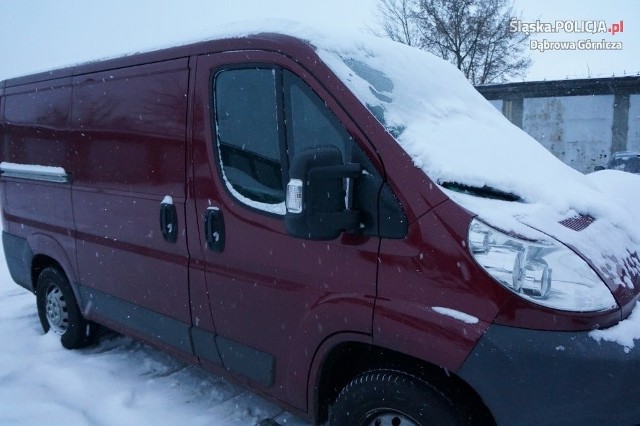 Policjanci z Dąbrowy Górniczej odzyskali citroena jumpera o wartości niemal 40 tys. zł