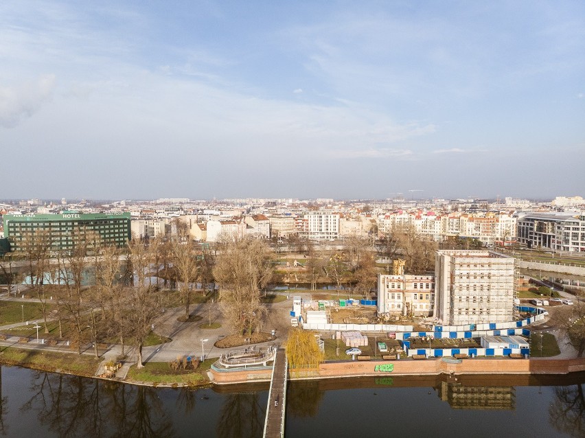 Tak wygląda kamienica na Wyspie Słodowej. Zostały tylko ściany (ZDJĘCIA)