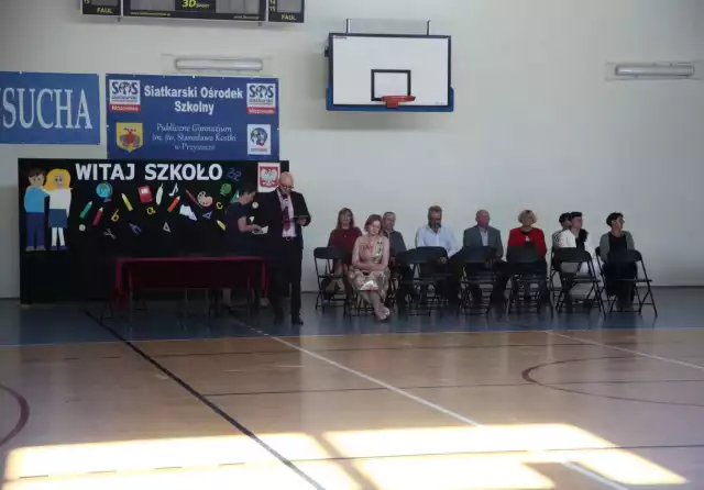 Tak wyglądała inauguracja roku szkolnego w Publicznej Szkole Podstawowej numer 1 i numer 2 w Przysusze.