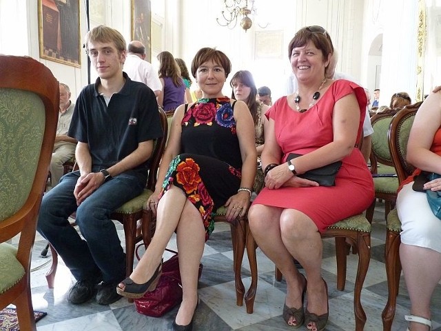 Maria Rzepka z synem i Monika Kot zasiadły w pierwszym rzędzie.