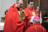 Liturgia Wielkiego Piątku w Sanktuarium na Świętym Krzyżu, w miejscu gdzie znajdują się relikwie Drzewa Krzyża Świętego 