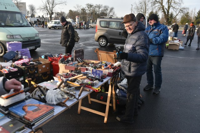 Kolejny pchli targ przy Grudziądzkiej odbędzie się więc za dwa tygodnie, już w lutym. Konkretnie - w niedzielę 3 lutego. Organizatorzy już teraz na niego zapraszają.