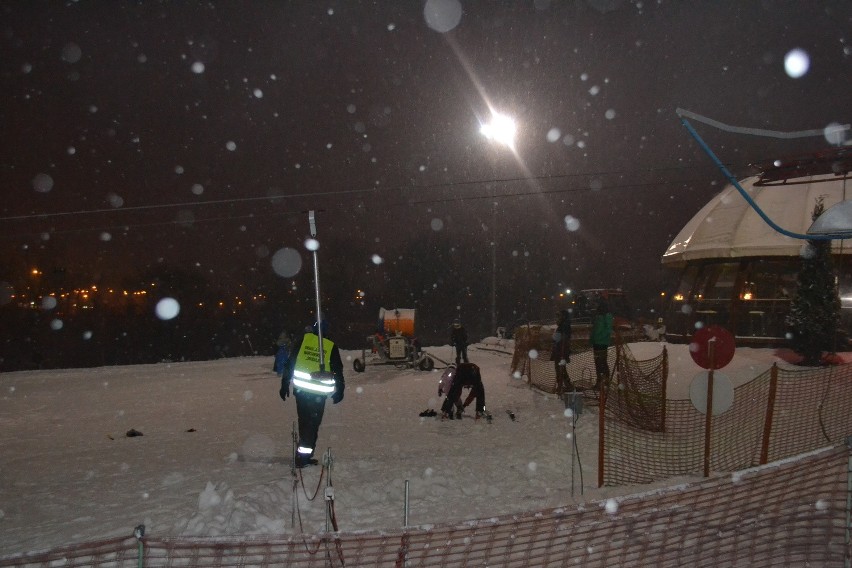 Wyciąg narciarski na Górce Środulskiej w Sosnowcu jest...