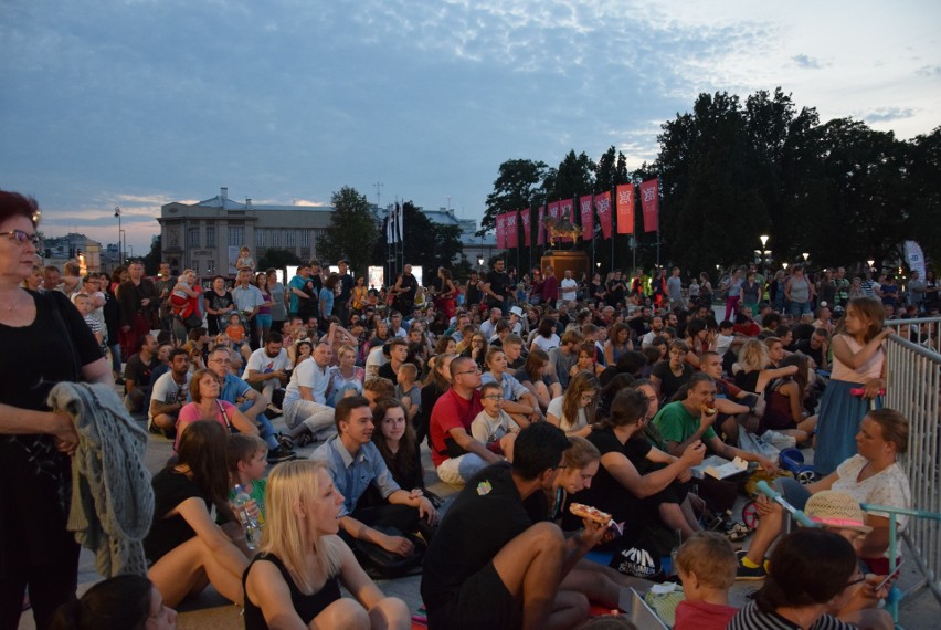 Europejska Konwencja Żonglerska. Gala Fireshow na placu Litewskim [ZDJĘCIA]