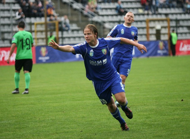 Nice 1 Liga. Sezon na zapleczu Ekstraklasy jest już na ostatniej prostej. Na wiosnę trwa zacięta walka o awans do elity. Za nami kilka emocjonujących miesięcy, które wykreowały nowych bohaterów w 1. lidze i umocniły pozycję innych. Przedstawiamy 10 zawodników, po których już teraz powinny zgłosić się kluby z Ekstraklasy. Sprawdźcie nasze propozycje!