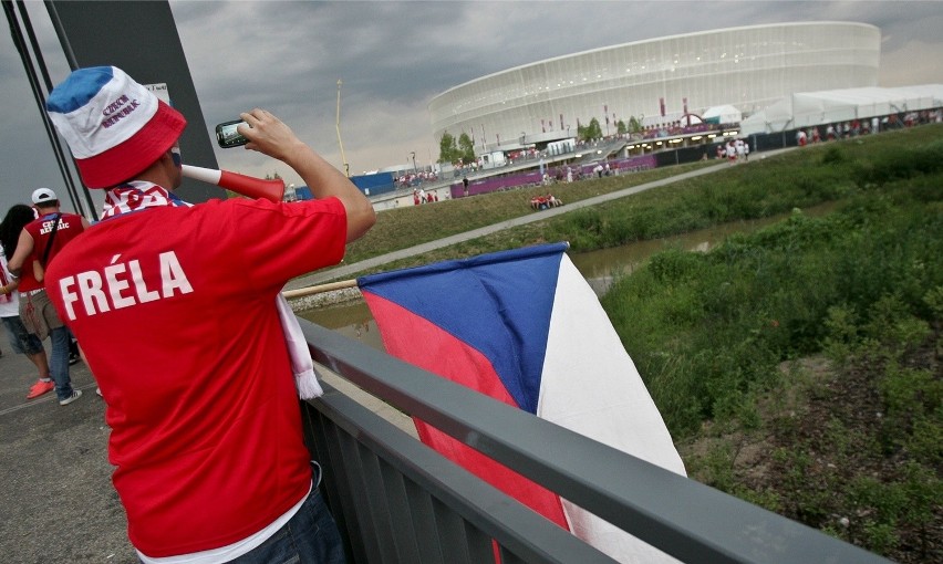 Wrocław: Stadion Miejski otwarty dla każdego. Za darmo. A od wiosny codziennie wielkie grillowisko