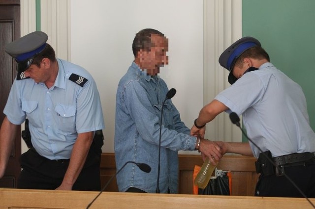 Algierczyk został skazany na rok i trzy miesiące więzienia.
