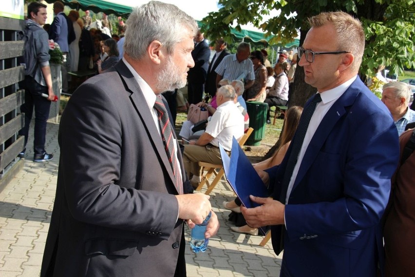 Sadownicy z powiatu sandomierskiego spotkali się z ministrem rolnictwa w Michniowie. W piątek jadą do Warszawy protestować 