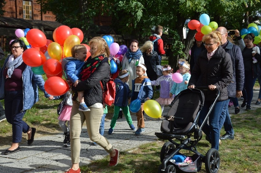 Stalowa Wola. Dzień Przedszkolaka w słońcu, barwnymi balonami i zabawą